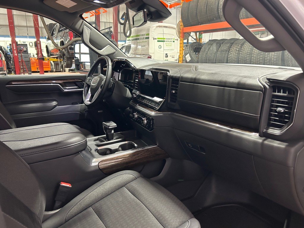 GMC SIERRA 1500  2023 à Montréal, Québec - 17 - w1024h768px