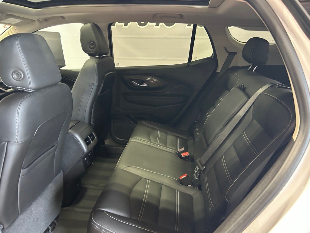 2023 GMC Terrain in Montreal, Quebec - 8 - w1024h768px