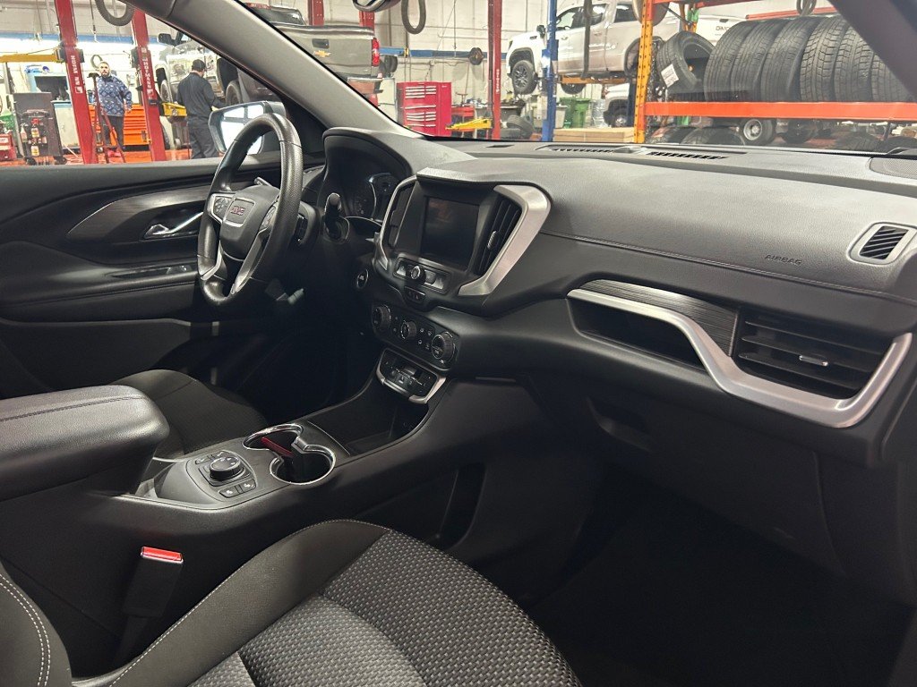 GMC TERRAIN  2023 à Montréal, Québec - 15 - w1024h768px