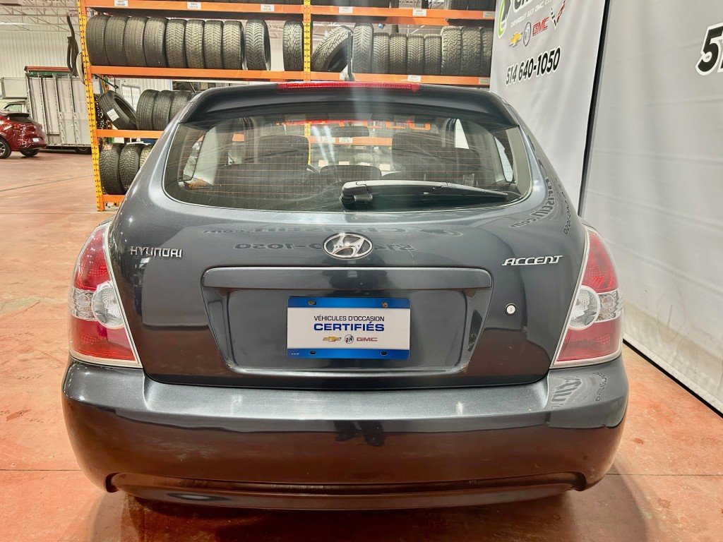 2011 Hyundai ACCENT in Montreal, Quebec - 6 - w1024h768px