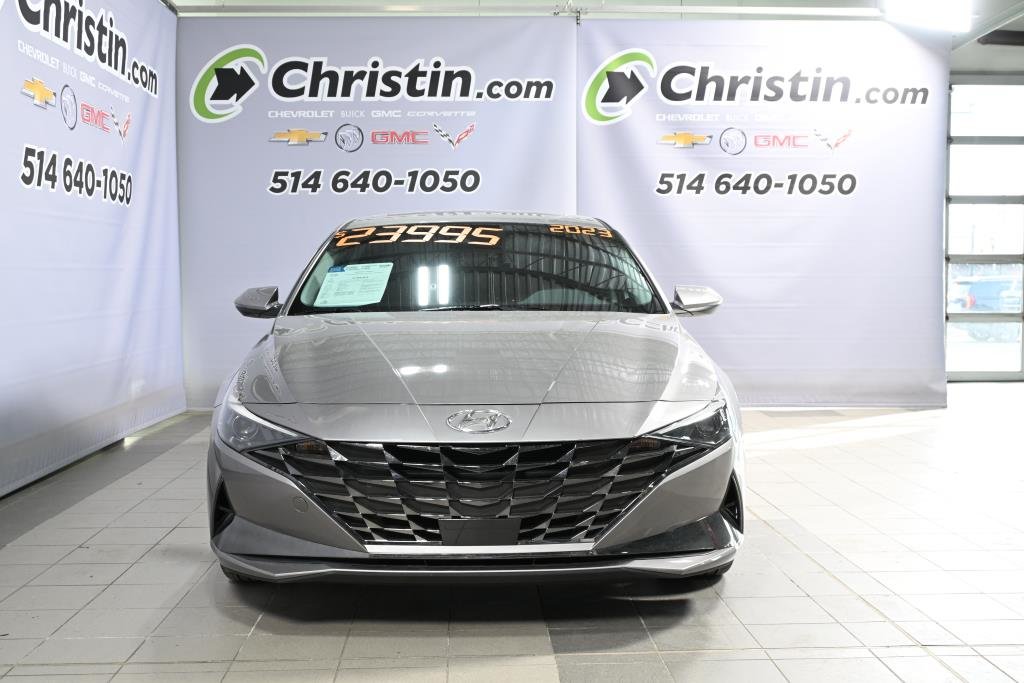 Hyundai Elantra  2023 à Montréal, Québec - 2 - w1024h768px