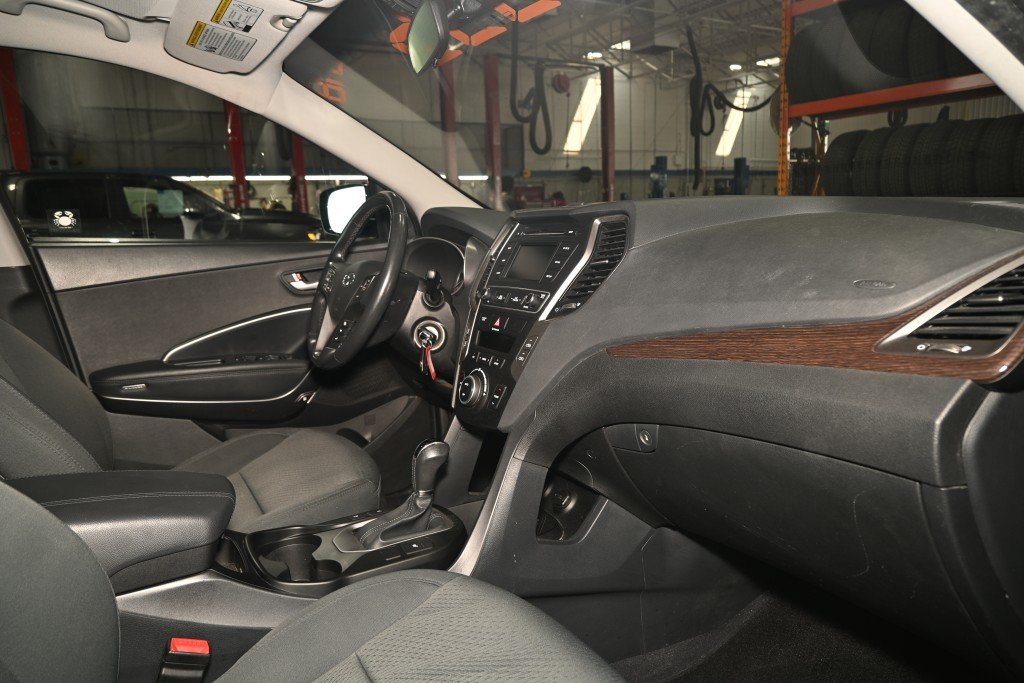 Hyundai Santa Fe  2018 à Montréal, Québec - 10 - w1024h768px