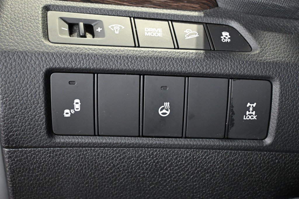 Hyundai Santa Fe  2018 à Montréal, Québec - 12 - w1024h768px