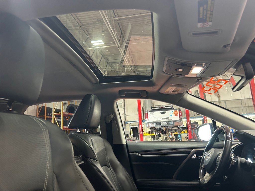 2021 Lexus RX in Montreal, Quebec - 10 - w1024h768px