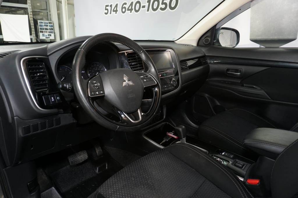 2019 Mitsubishi Outlander in Montreal, Quebec - 2 - w1024h768px