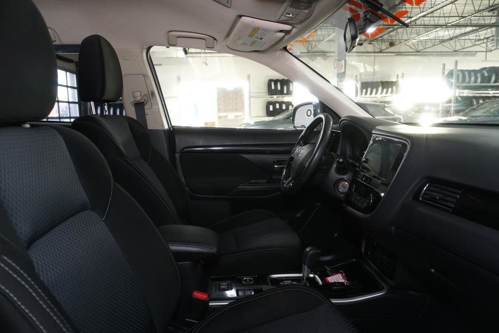 Mitsubishi Outlander  2019 à Montréal, Québec - 11 - w1024h768px