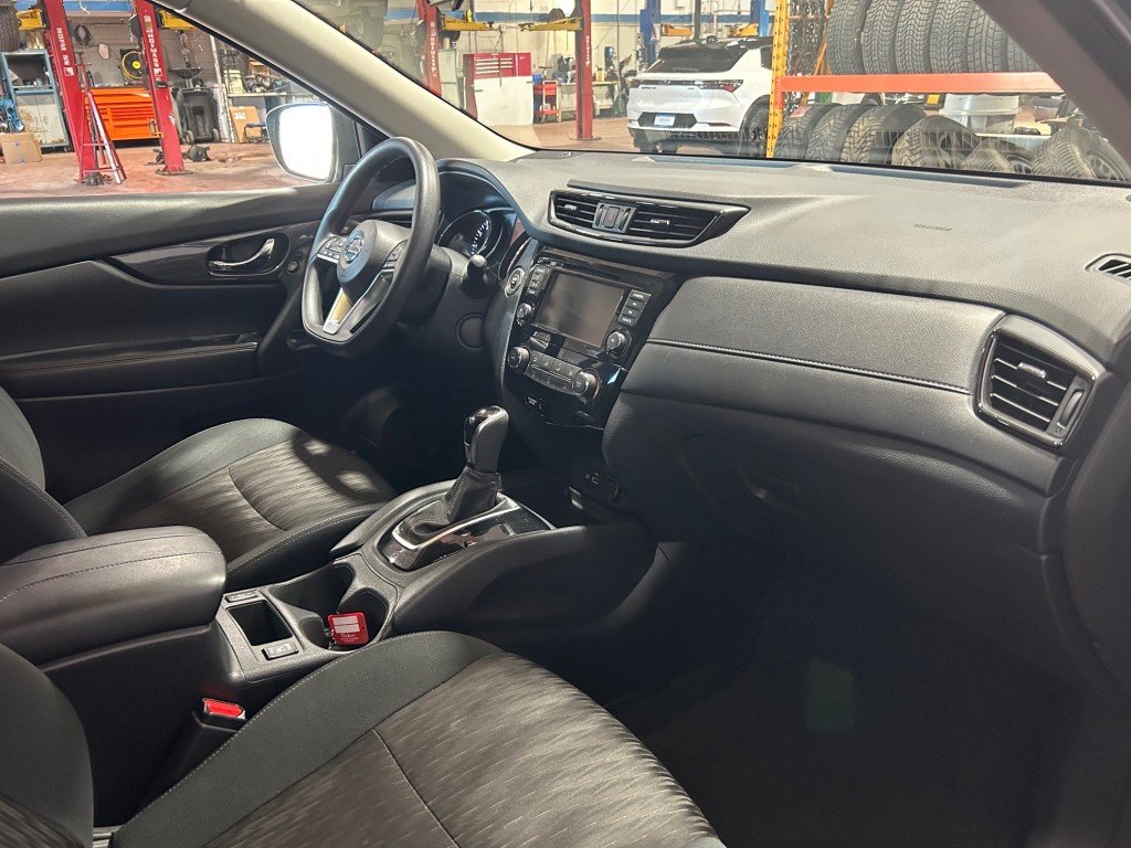2019 Nissan Rogue in Montreal, Quebec - 16 - w1024h768px