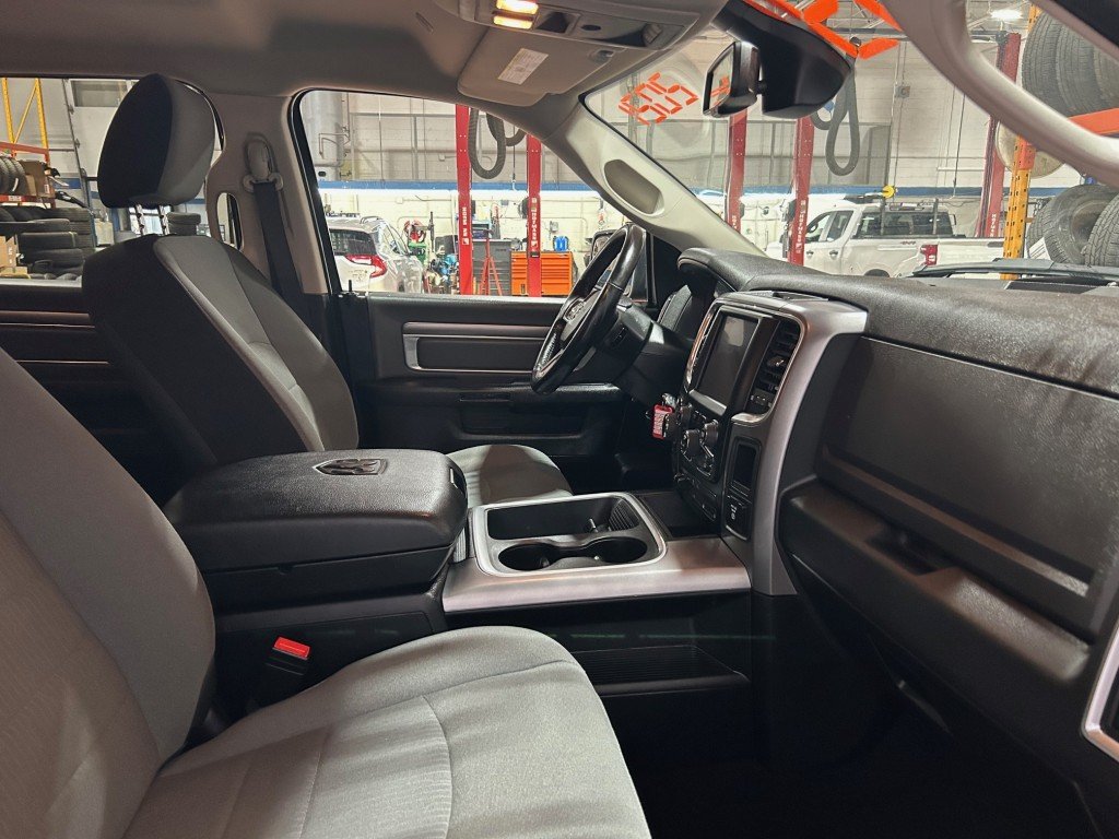 Ram 1500 CLASSIC  2021 à Montréal, Québec - 14 - w1024h768px