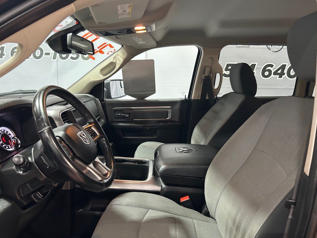 Ram 1500 CLASSIC  2021 à Montréal, Québec - 6 - w1024h768px