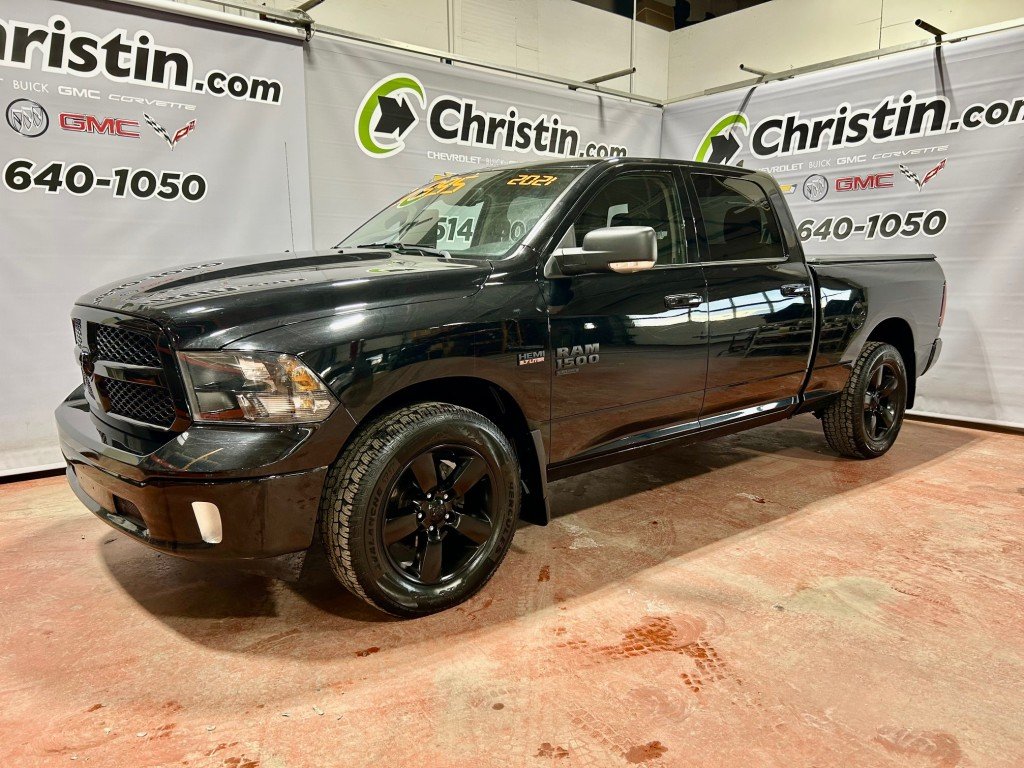 Ram 1500 CLASSIC  2021 à Montréal, Québec - 1 - w1024h768px