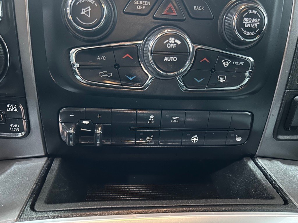 Ram 1500 CLASSIC  2021 à Montréal, Québec - 11 - w1024h768px