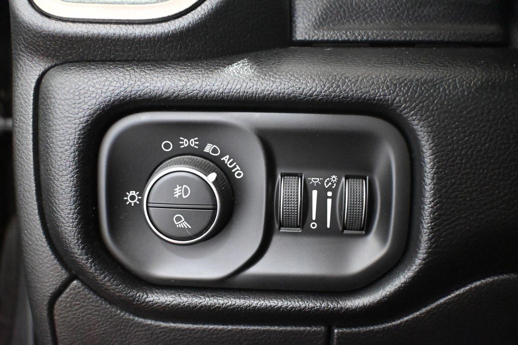 Ram 1500  2021 à Montréal, Québec - 16 - w1024h768px