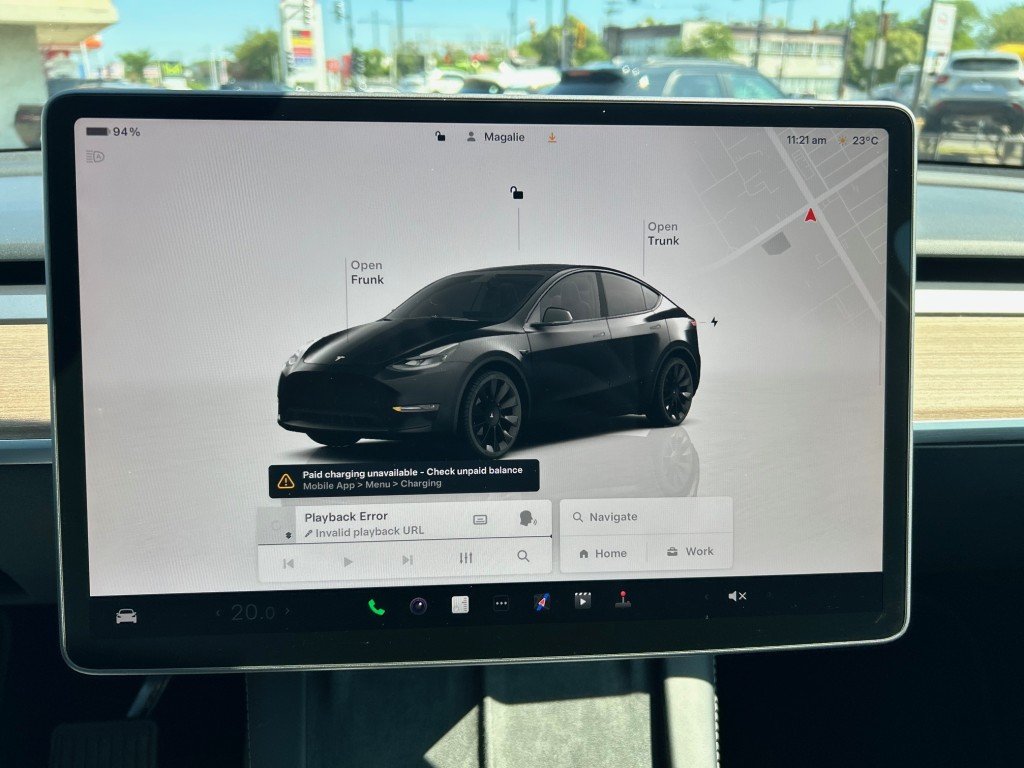 2024 Tesla Model Y in Montreal, Quebec - 11 - w1024h768px