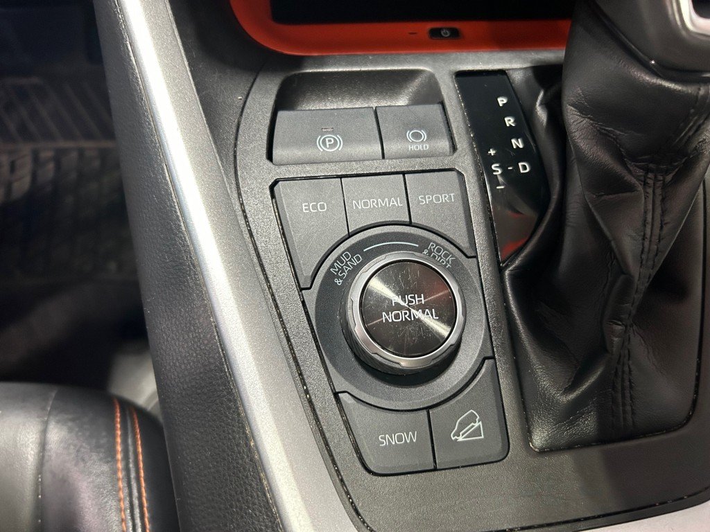 Toyota RAV4  2022 à Montréal, Québec - 14 - w1024h768px