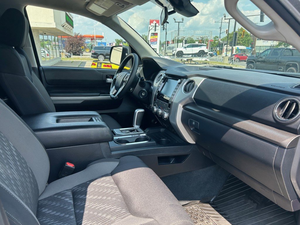Toyota Tundra  2020 à Montréal, Québec - 15 - w1024h768px
