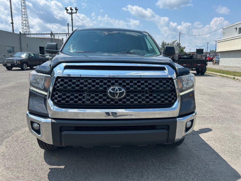 Toyota Tundra  2020 à Montréal, Québec - 2 - w1024h768px