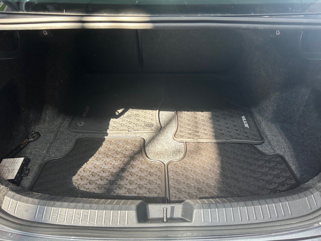 2019 Volkswagen Jetta in Montreal, Quebec - 9 - w1024h768px