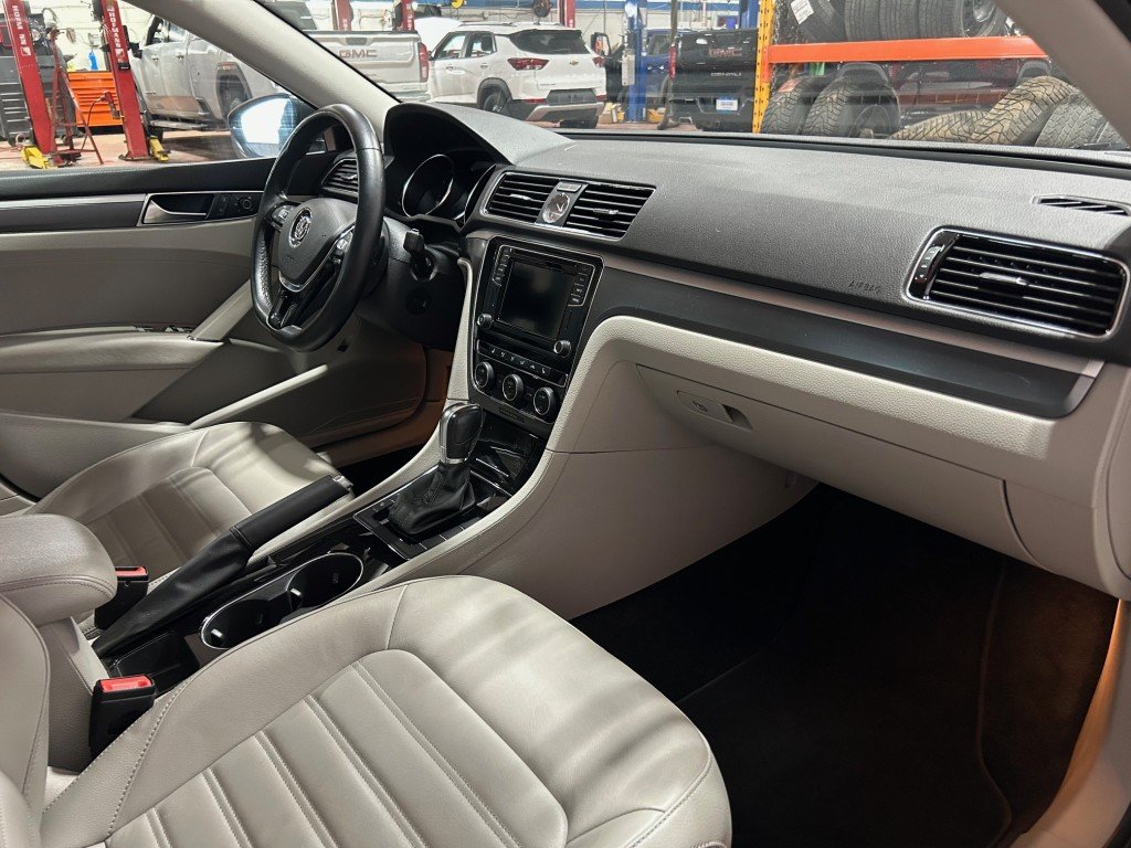 Volkswagen PASSAT  2017 à Montréal, Québec - 15 - w1024h768px