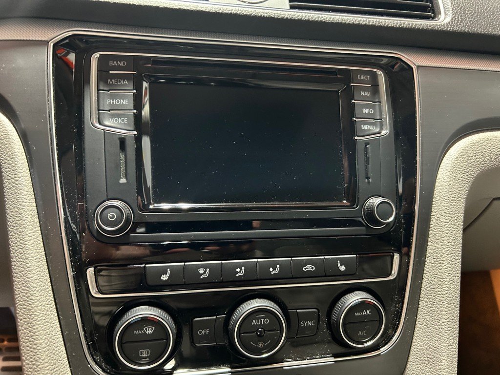 Volkswagen PASSAT  2017 à Montréal, Québec - 13 - w1024h768px