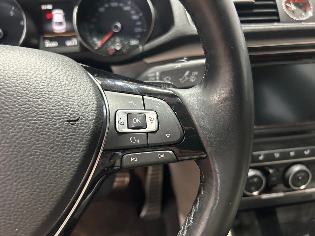 Volkswagen PASSAT  2017 à Montréal, Québec - 12 - w1024h768px