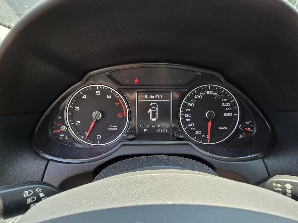 Audi Q5 2.0L Komfort 2014 à Montréal, Québec - 6 - w1024h768px