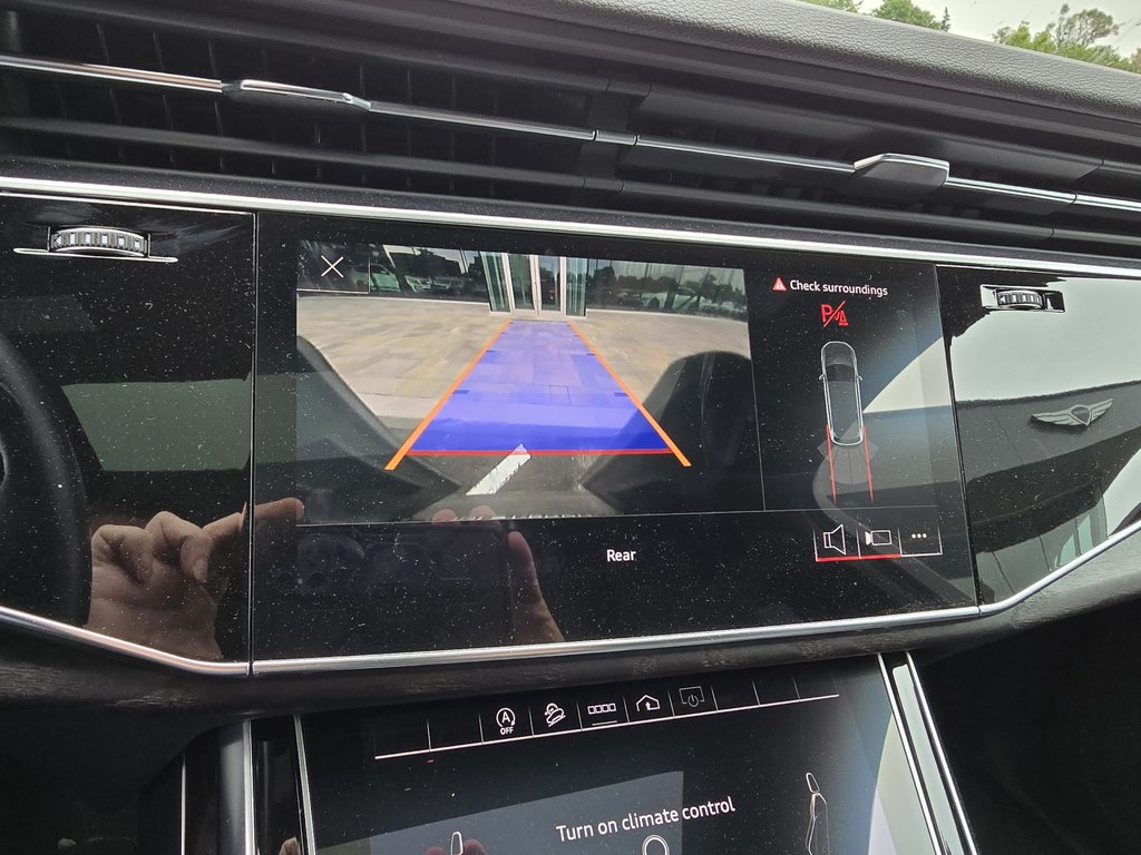 2021 Audi Q7 KOMFORT 55TFSI S-LINE QUATTRO NAV TOIT in Montréal, Quebec - 14 - w1024h768px