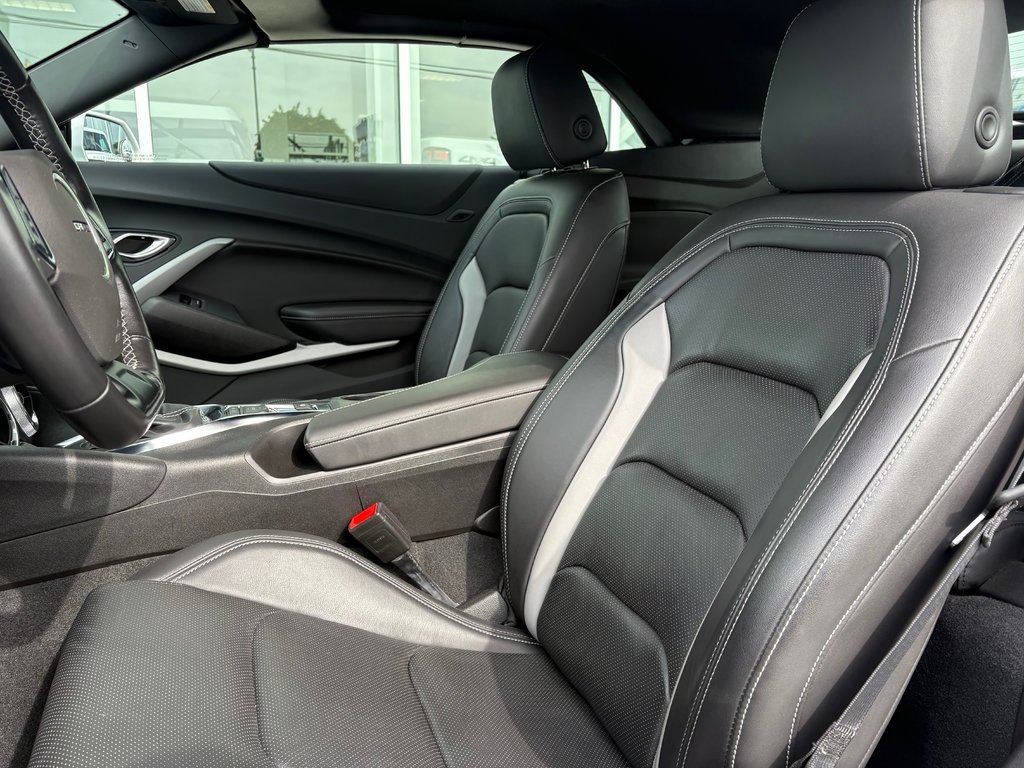 Chevrolet Camaro 2LT | CONVERTIBLE | ENS RS | AUTOMATIQUE | 2.0 || 2023 à Brossard, Québec - 17 - w1024h768px