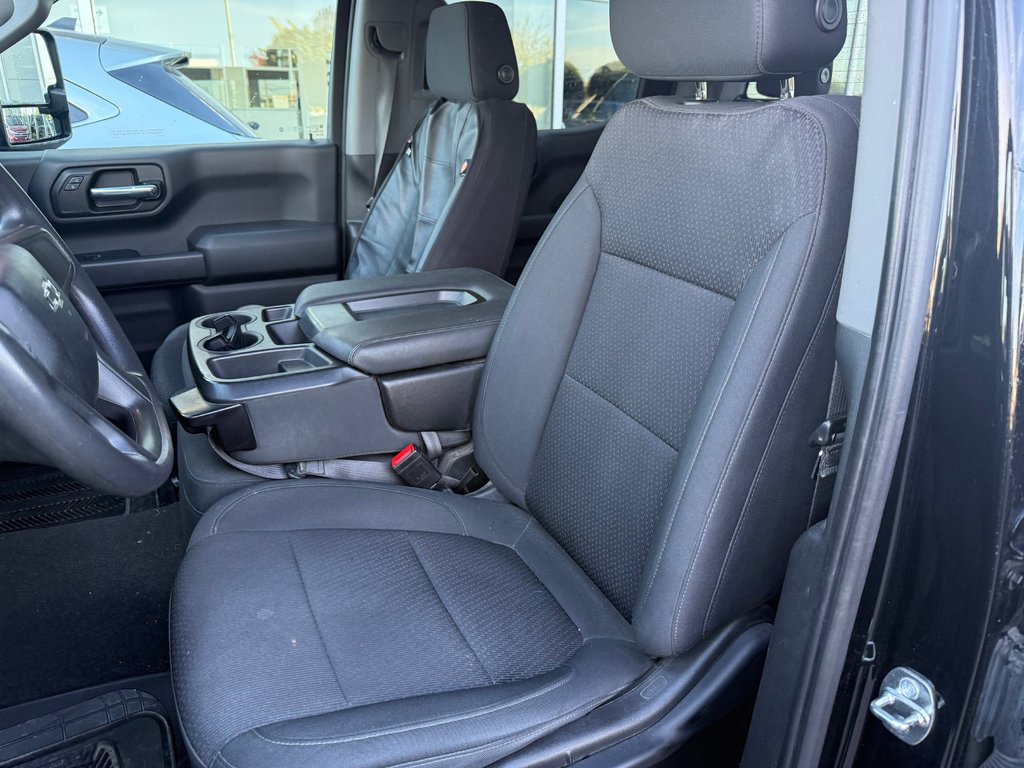 2022 Chevrolet Silverado 1500 LTD in Brossard, Quebec - 9 - w1024h768px