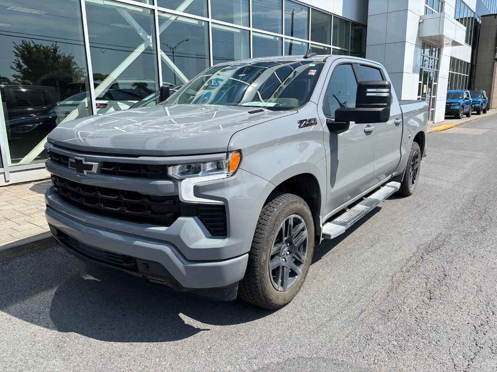 Chevrolet Silverado 1500  2024 à Brossard, Québec - 1 - w1024h768px