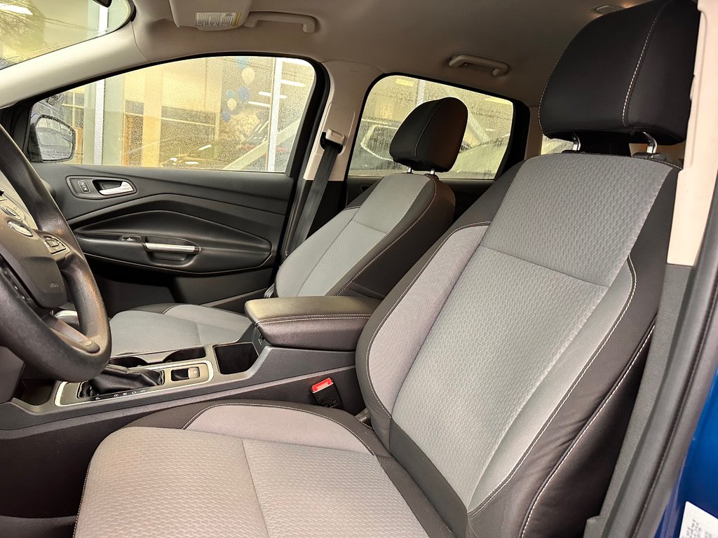 2017 Ford Escape in Brossard, Quebec - 7 - w1024h768px