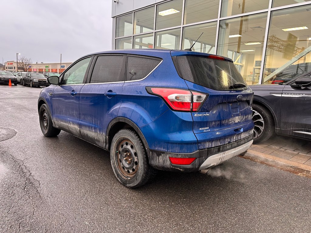 2017 Ford Escape in Brossard, Quebec - 5 - w1024h768px