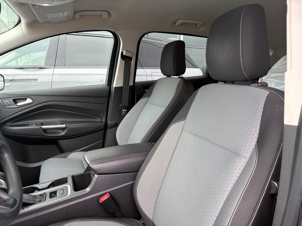 2018 Ford Escape in Brossard, Quebec - 11 - w1024h768px