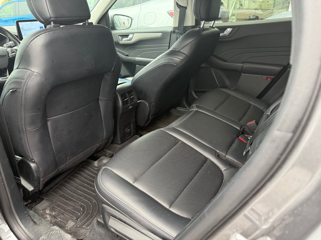 Ford Escape  2021 à Brossard, Québec - 15 - w1024h768px