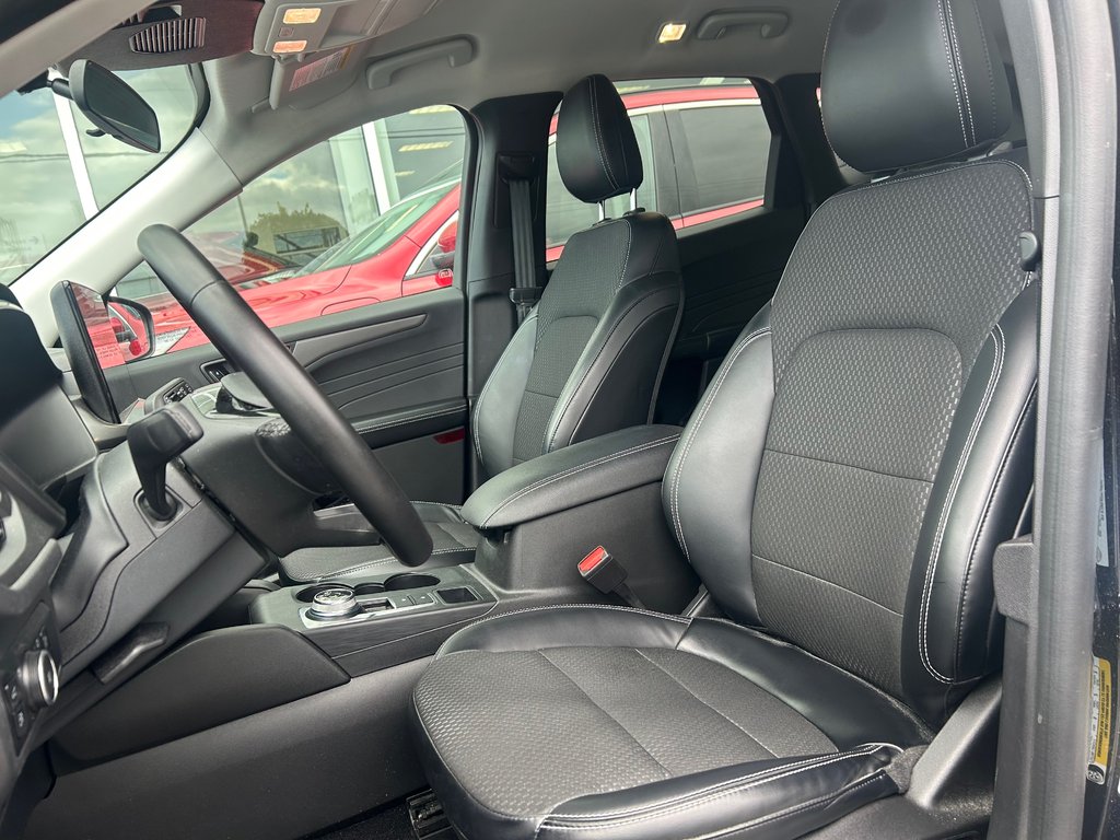 2023 Ford Escape in Brossard, Quebec - 11 - w1024h768px