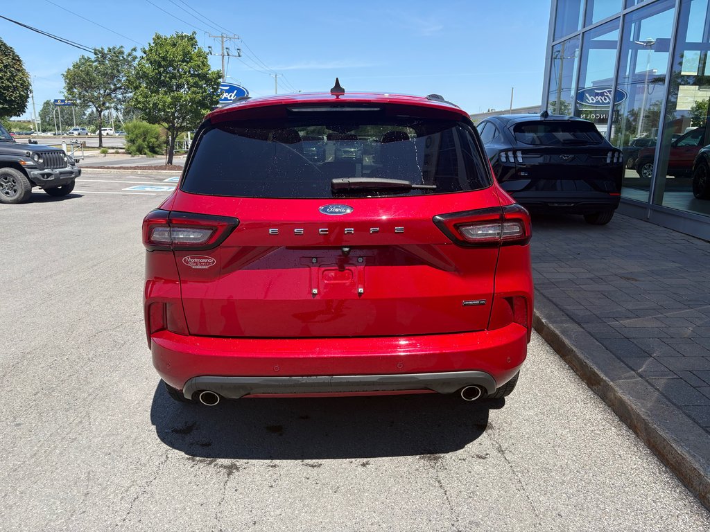 Ford Escape  2023 à Brossard, Québec - 9 - w1024h768px