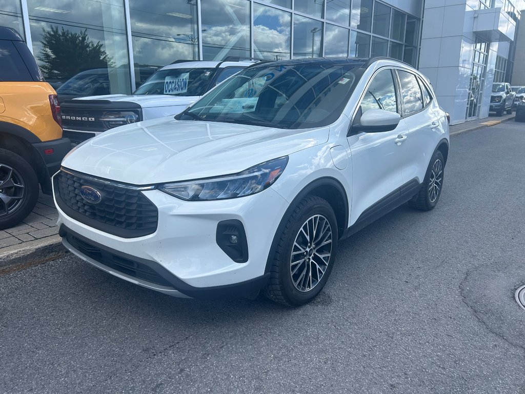 Ford Escape  2023 à Brossard, Québec - 1 - w1024h768px