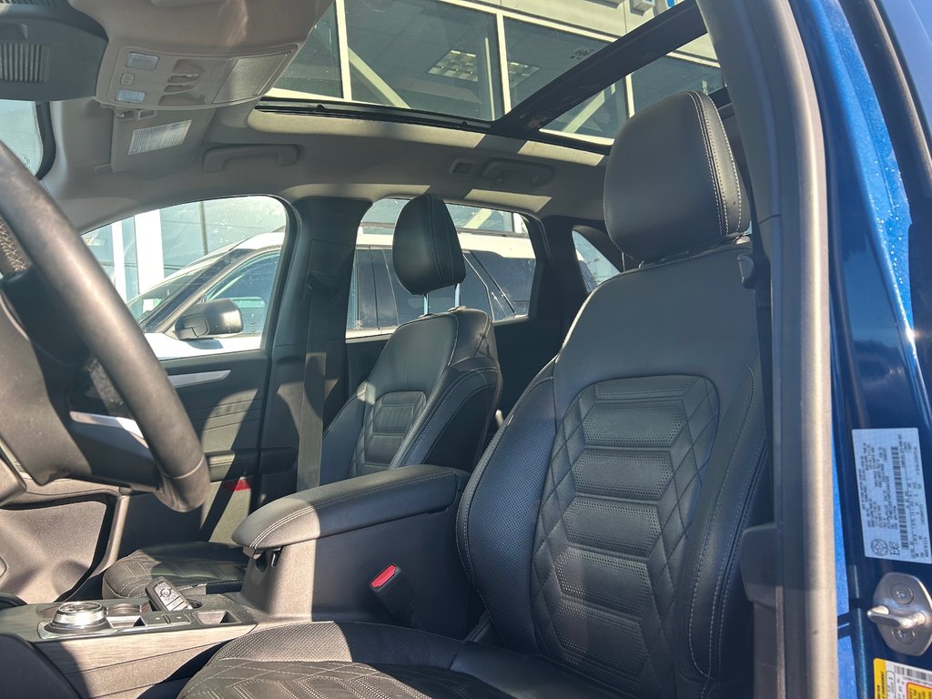 2023 Ford Escape PHEV | TAUX 3.99% DISPO | TOIT PANO | PREMIUM | in Brossard, Quebec - 11 - w1024h768px