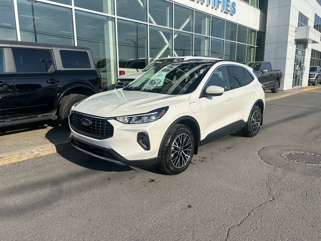 Ford Escape  2024 à Brossard, Québec - 1 - w1024h768px