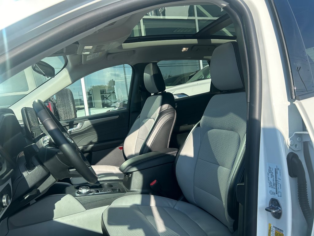 Ford Escape  2024 à Brossard, Québec - 11 - w1024h768px