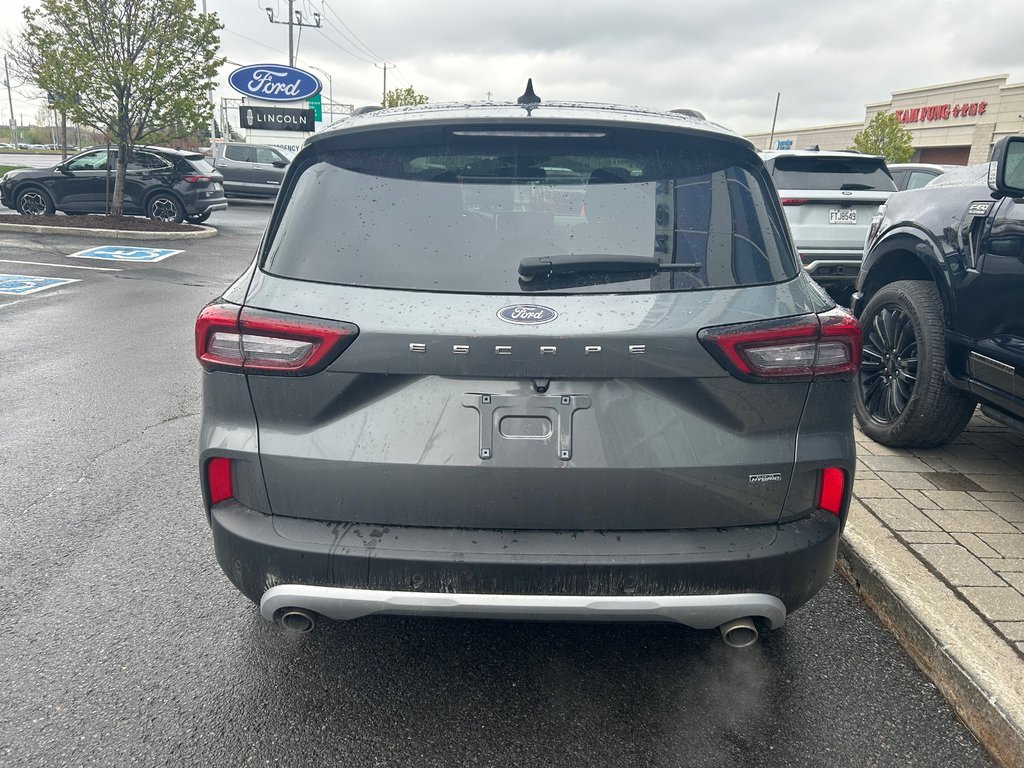 Ford Escape  2025 à Brossard, Québec - 9 - w1024h768px