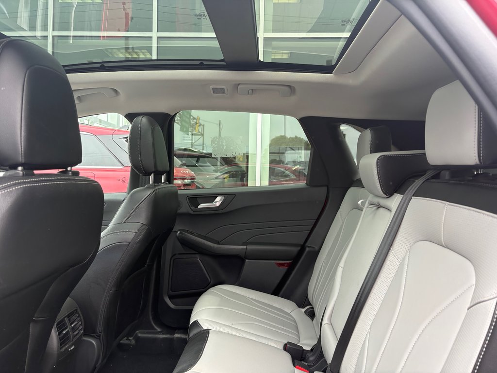 2025 Ford Escape in Brossard, Quebec - 11 - w1024h768px