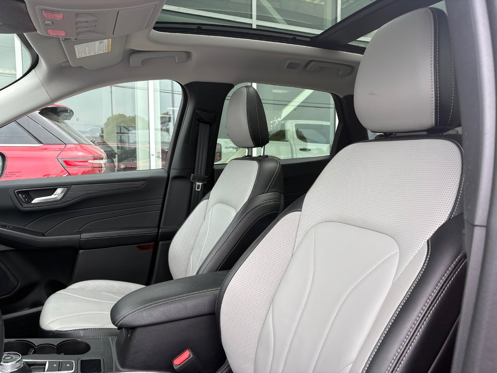 2025 Ford Escape in Brossard, Quebec - 13 - w1024h768px