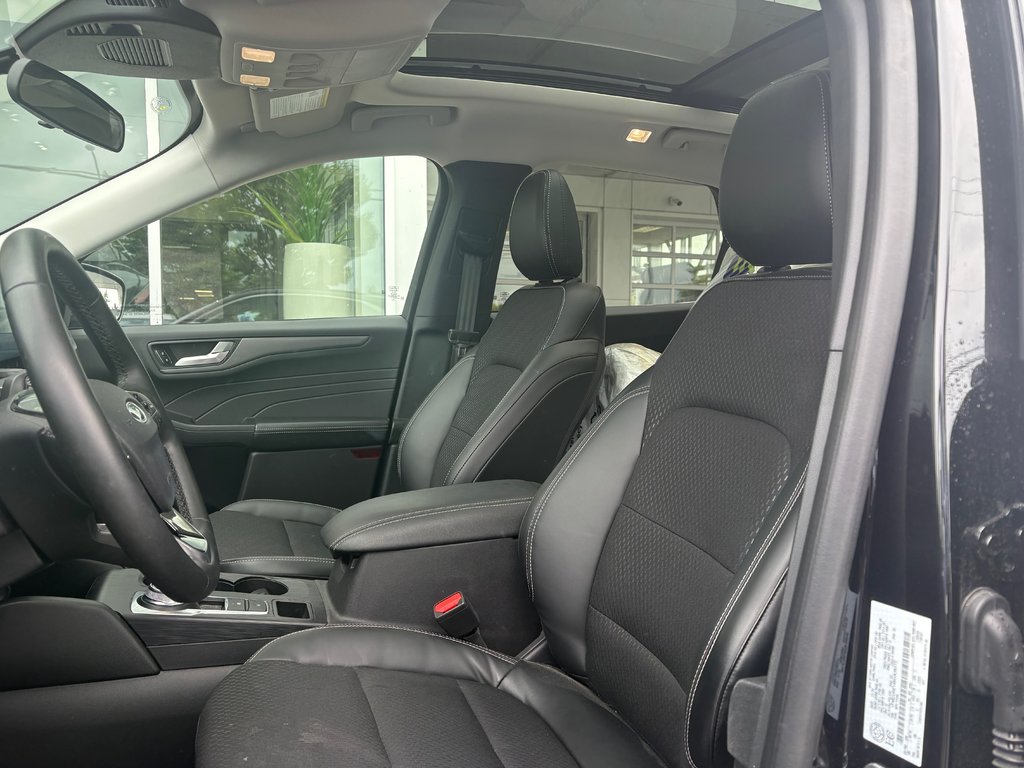 2025 Ford Escape in Brossard, Quebec - 11 - w1024h768px