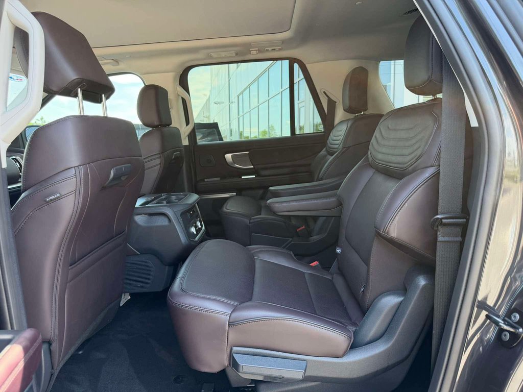 2025 Ford Expedition in Brossard, Quebec - 11 - w1024h768px