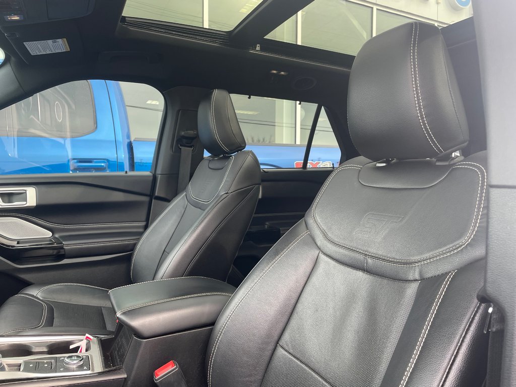 2022 Ford Explorer in Brossard, Quebec - 11 - w1024h768px