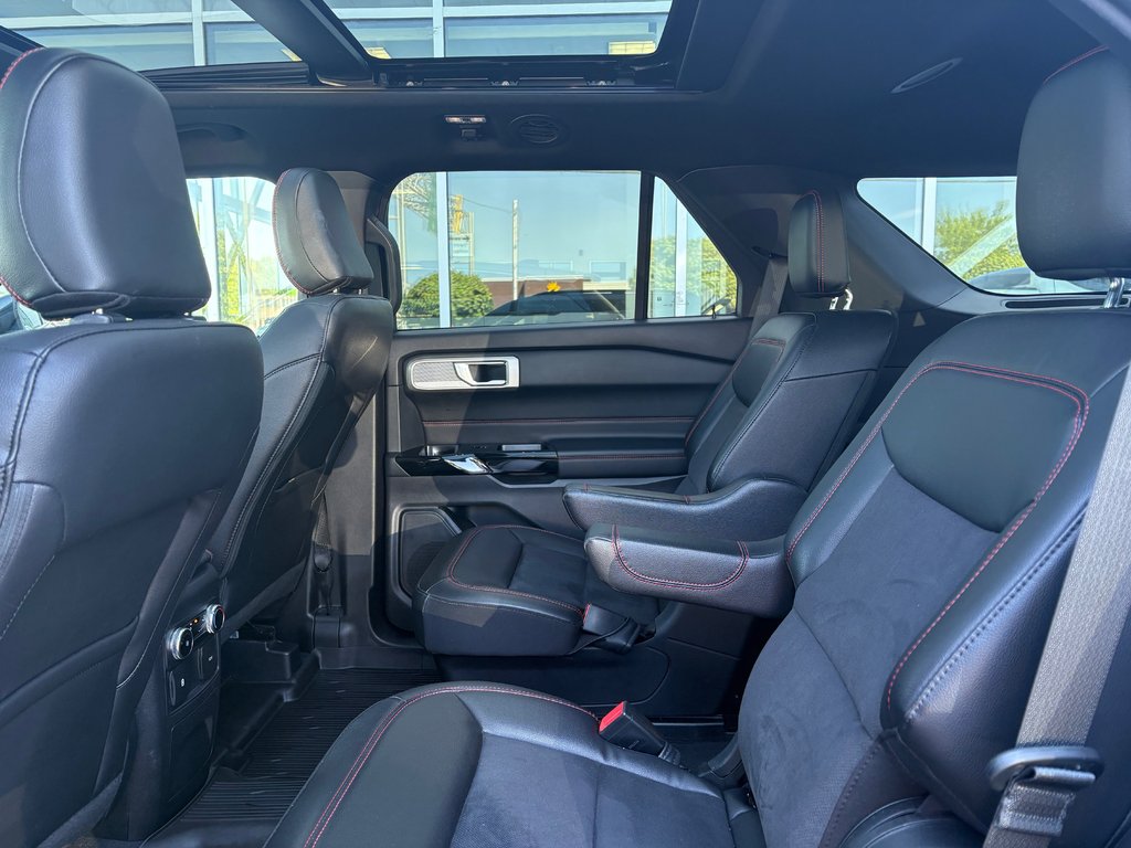 2022 Ford Explorer ST-LINE | AWD | TOIT PANO | TOW PACK | in Brossard, Quebec - 11 - w1024h768px