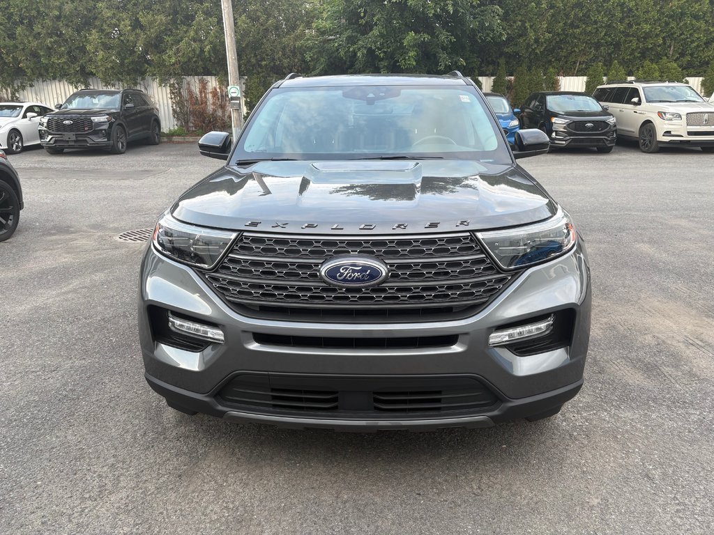 2023 Ford Explorer in Brossard, Quebec - 3 - w1024h768px