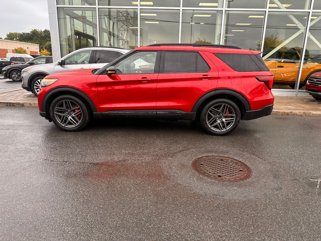 2025 Ford Explorer in Brossard, Quebec - 3 - w1024h768px