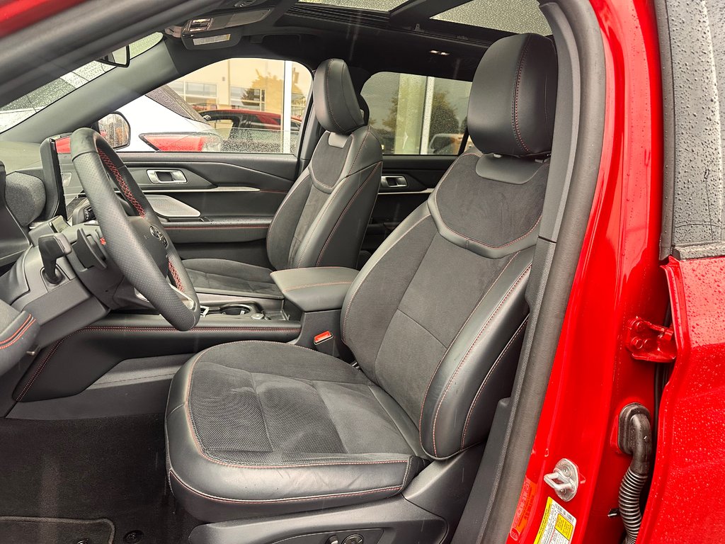 2025 Ford Explorer in Brossard, Quebec - 9 - w1024h768px