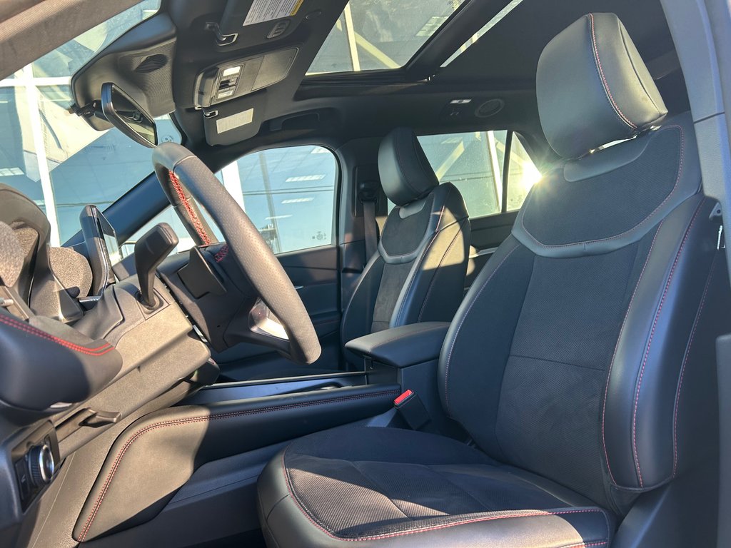 2025 Ford Explorer in Brossard, Quebec - 11 - w1024h768px